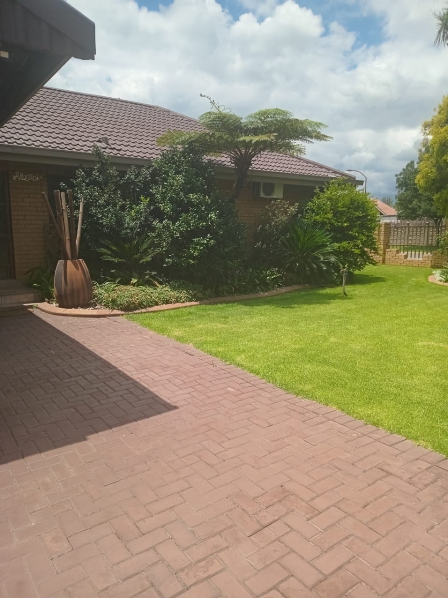 4 Bedroom Property for Sale in Vaalpark Free State